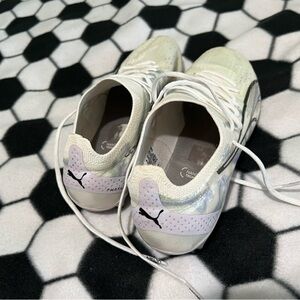 Women’s soccer shoes